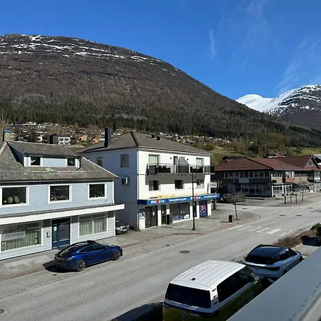 House - & 4* Stryn