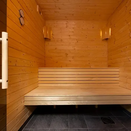 Hotel House 4*