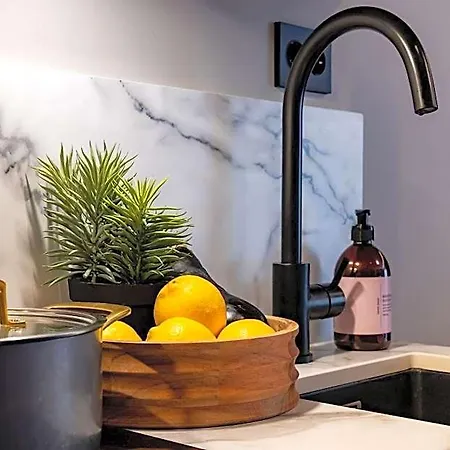 House 4* 史特林