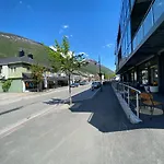 House Hotel