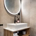 House Hotel